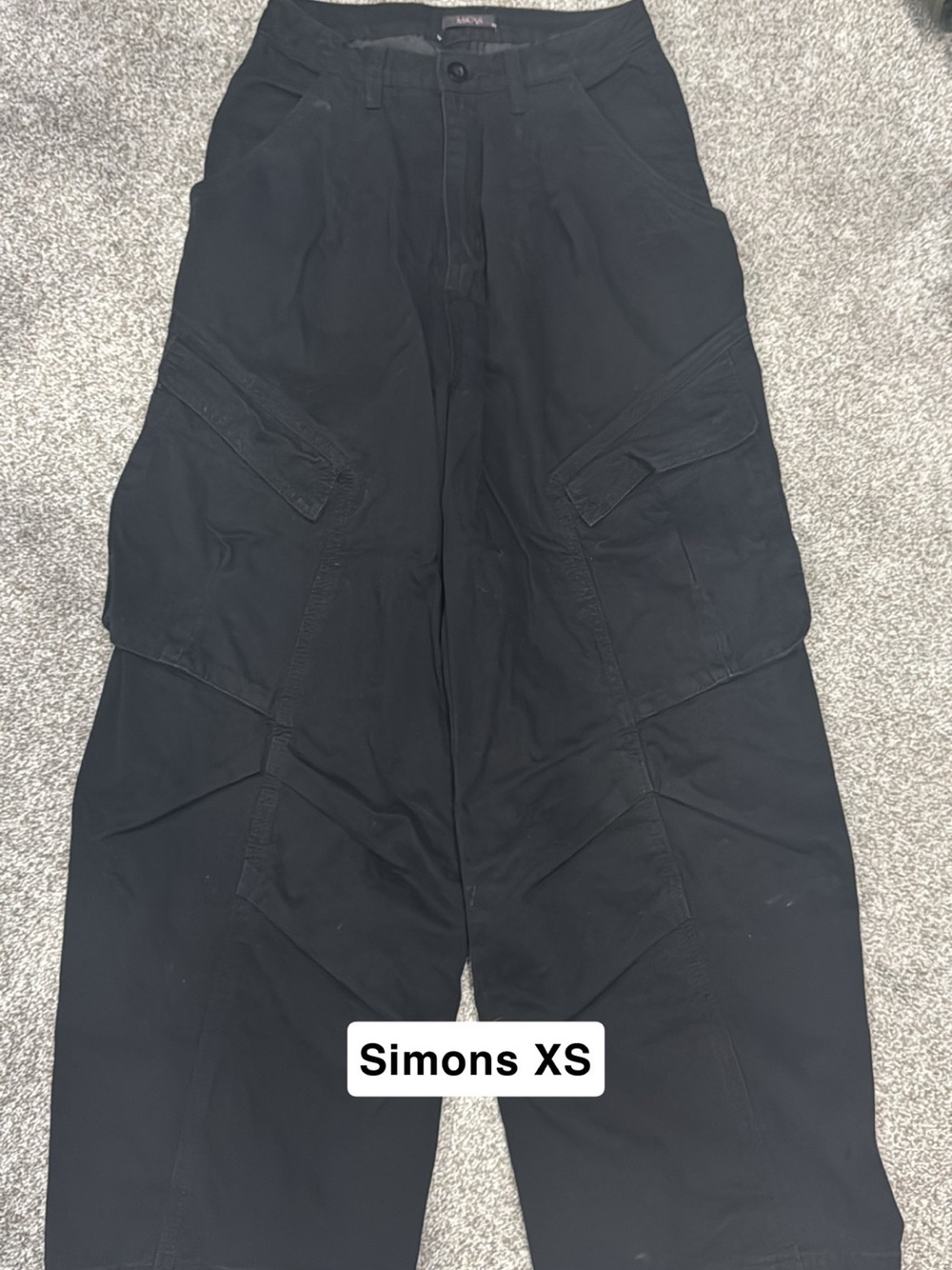 Simons Black Wide-Leg Cargo Pants